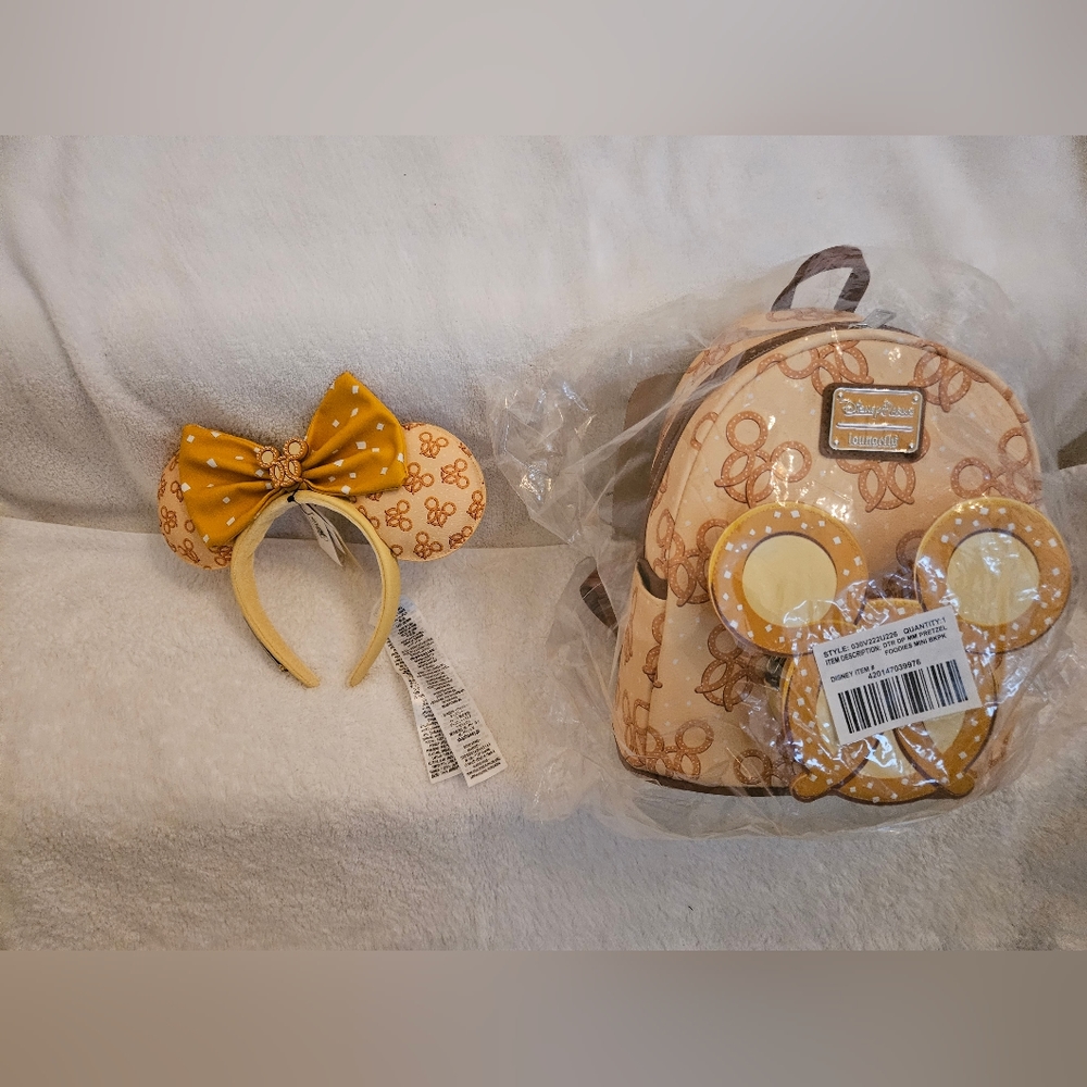 Mickey Pretzel and Ears Set NWT